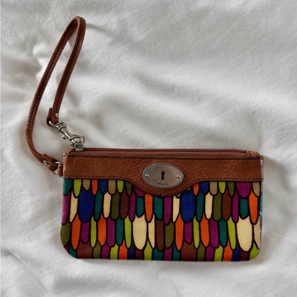 Fossil Handbags - Fossil Key-Per Brown-Trim Multicolor Feather Pattern Wristlet Wallet